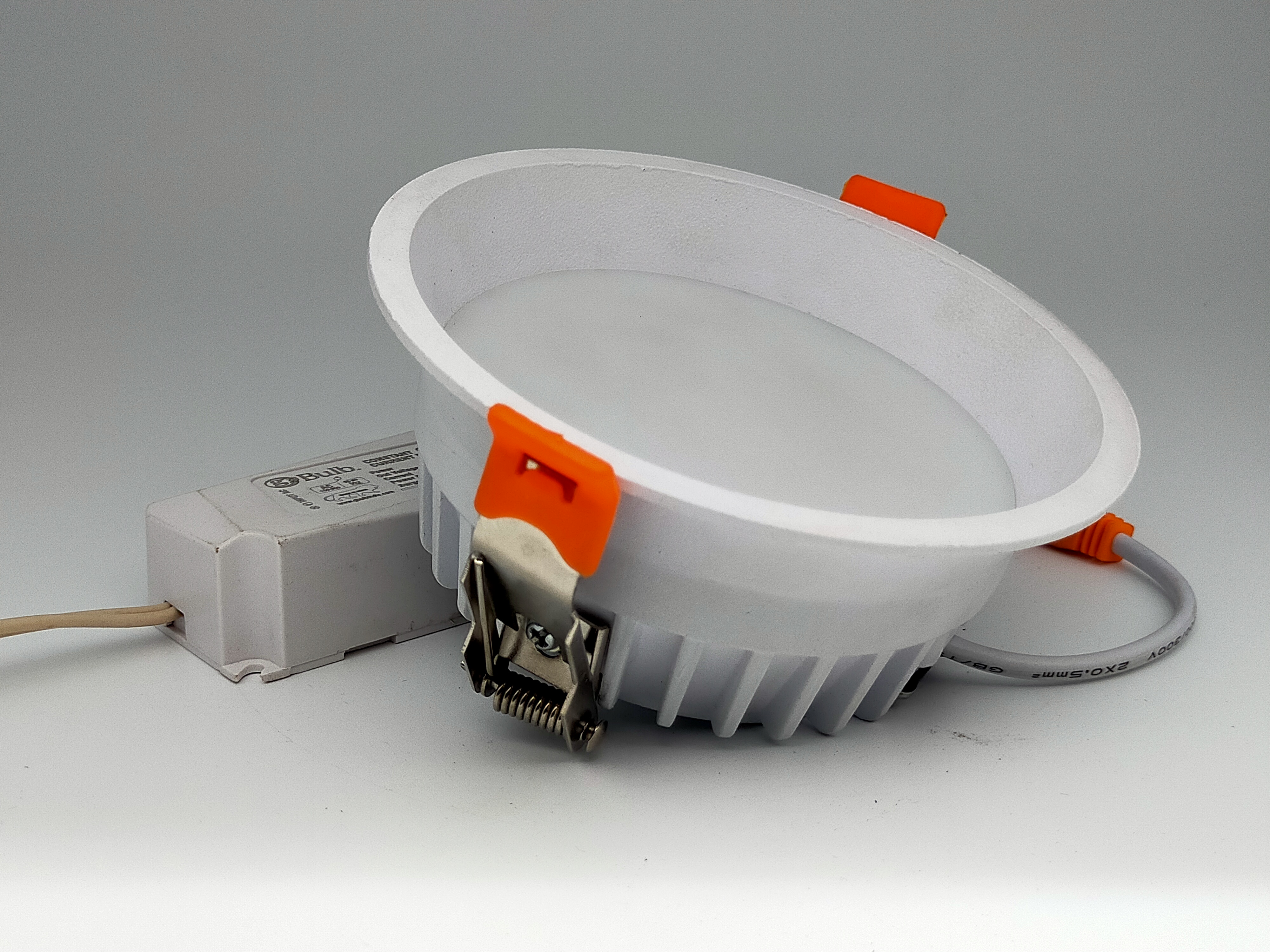 RIMLESS DOWN LIGHT